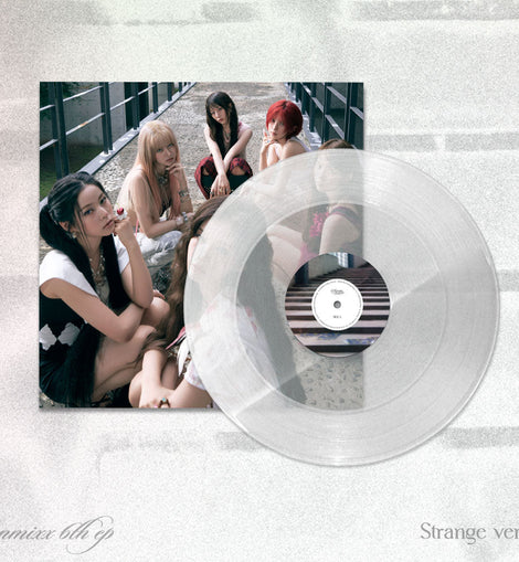 NMIXX – Strange Muse (Strange Ver./Clear Glitter Vinyl) cover